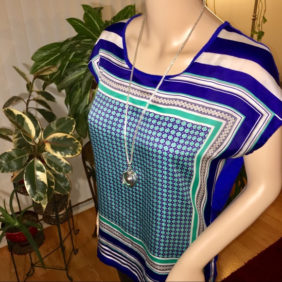 4/$35🌸Limited Multi-color Print Blouse - Picture 4 of 6